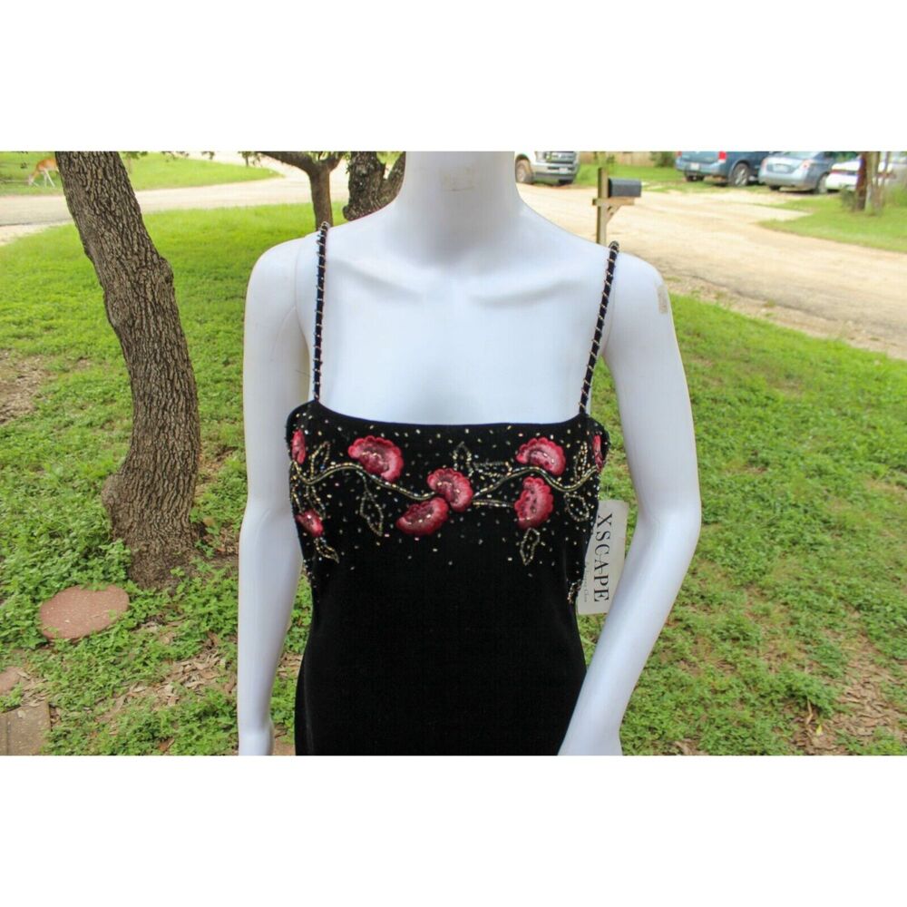 Xscape By Joanna Chen Black Evening Gown With Beaded Floral Design Size 10 - Picture 5 of 16